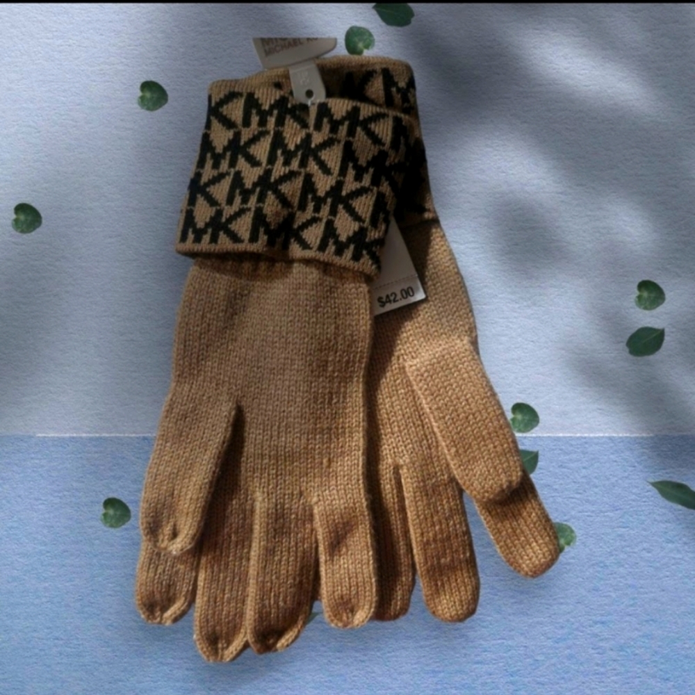 Michael Kors Knit Gloves Monogrammed Cuff NEW Tan Brown Black Driving Gloves - Picture 3 of 5